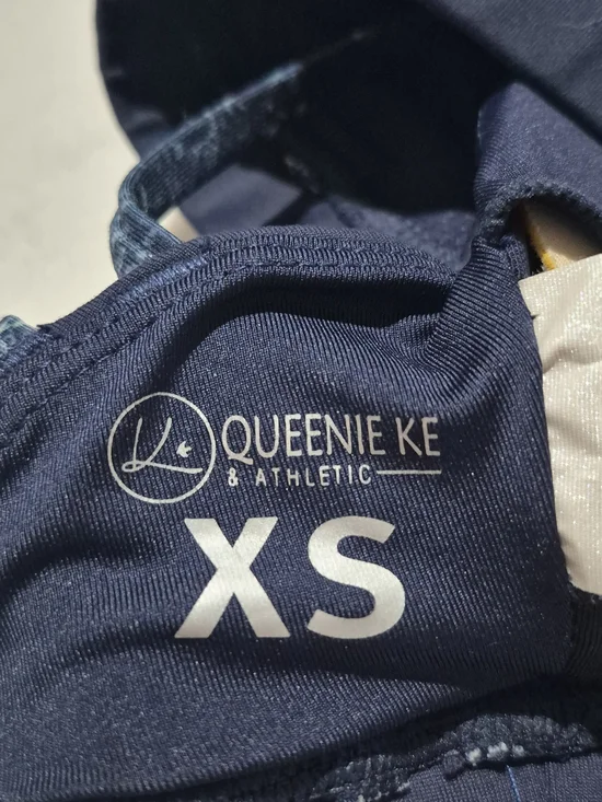 Women's Queenieke Sports Bra - Picture 6 of 10